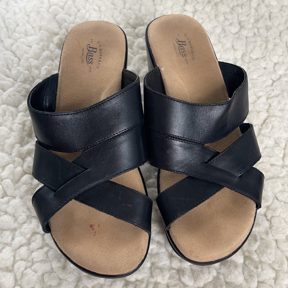 G.H.Bass & co women black leather sandals